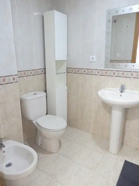 Bathroom of Flat for rent in Valencia  with Furnished, Oven and Washing machine