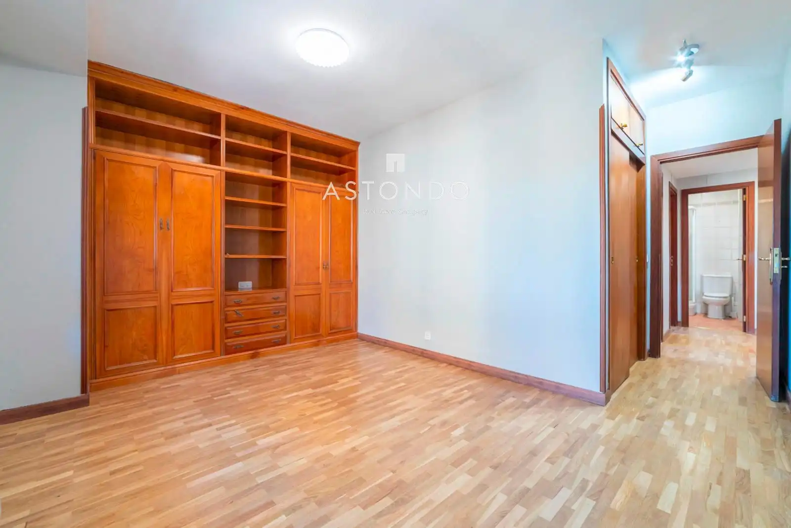 Bedroom of Flat for rent in Madrid  with Air Conditioner, Heating and Terrace
