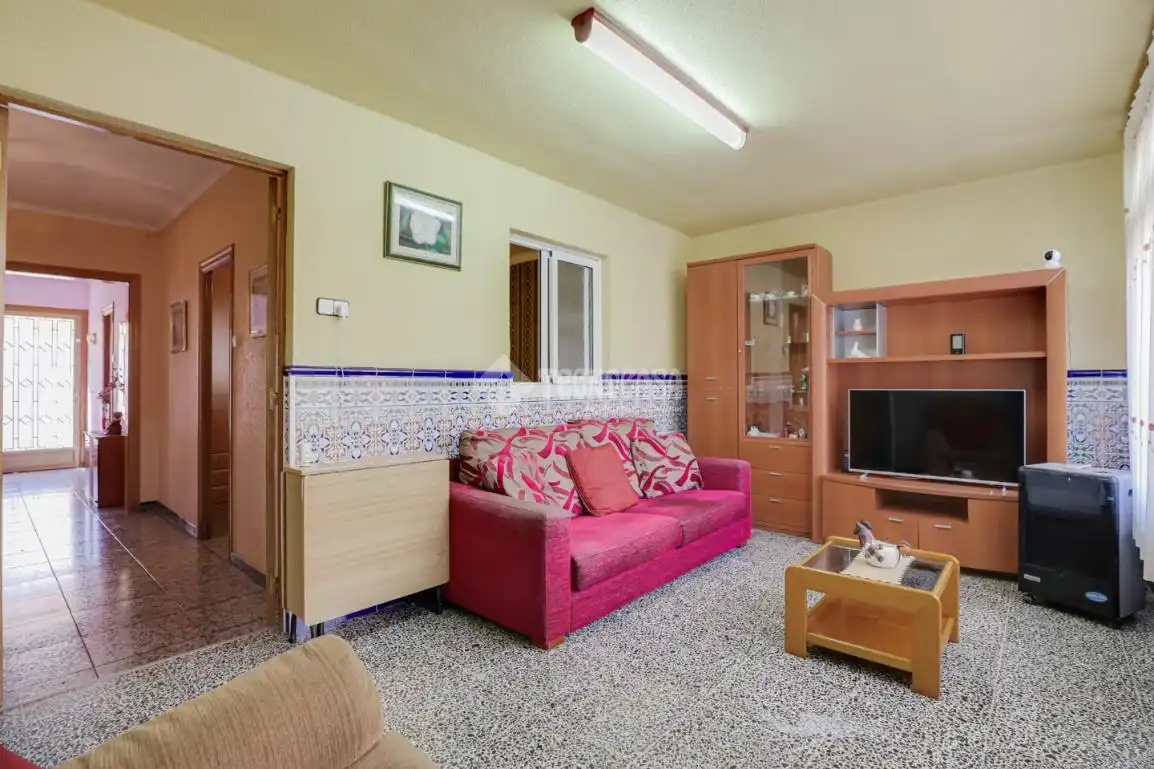 Sala d'estar de Casa adosada en venda en Gavà amb Terrassa