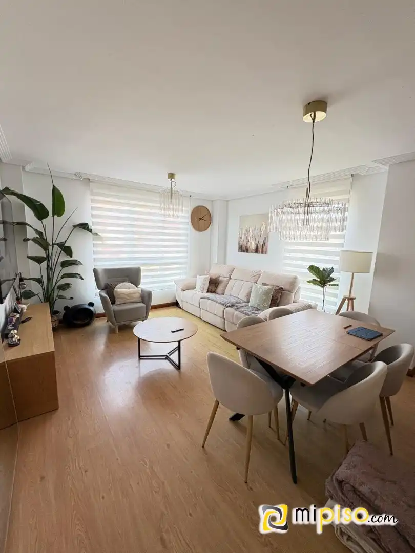 Sala de estar de Casa adosada en venta en Solórzano con Calefacción y Jardín privado