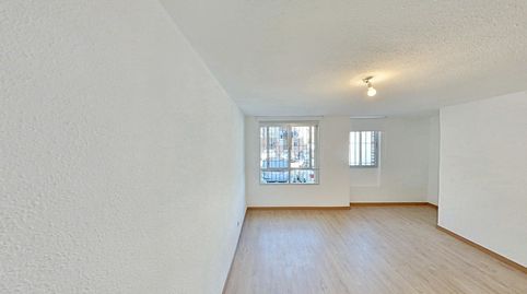 Foto 2 de Pis de lloguer a Amposta, Madrid Capital