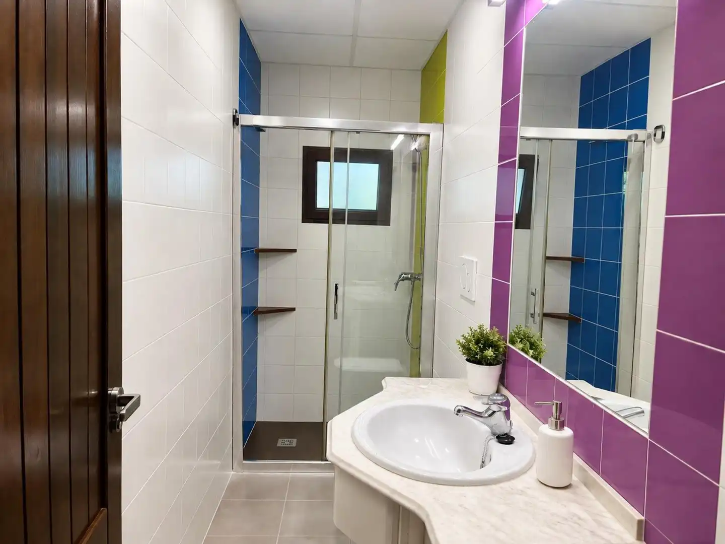 Bathroom of Country homes for sale in Almansa  with Heating, Swimming Pool and Furnished