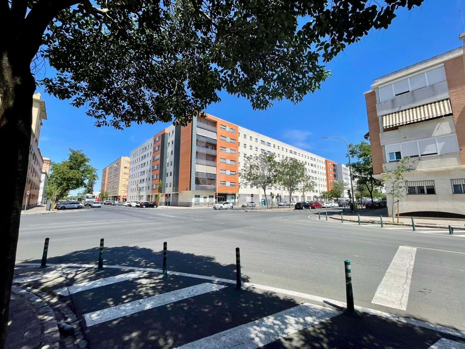 Exterior view of Flat for sale in  Sevilla Capital  with Air Conditioner and Swimming Pool
