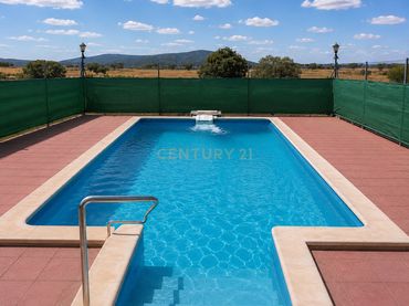 Terreno rústico en venta en 8F8R+XP Las Seguras, Spain