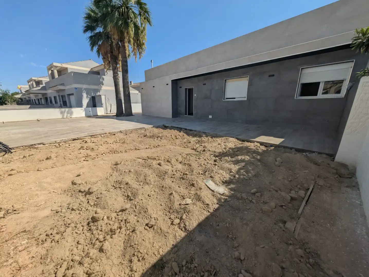 Casa aparellada amb piscina en venda a Calle Papagayo, imagen 2
