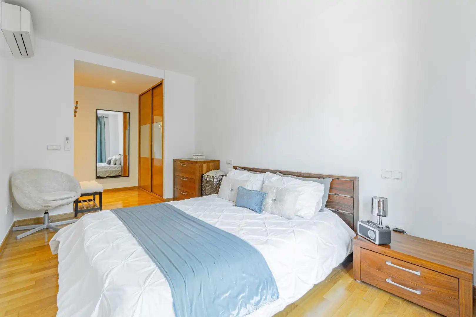 Schlafzimmer von Erdgeschoss zum Verkauf in  Palma de Mallorca mit Klimaanlage, Heizung und Privatgarten