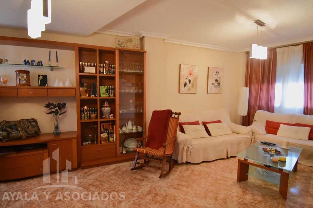 Sala d'estar de Casa adosada en venda en Cartagena amb Aire condicionat, Calefacció i Jardí privat