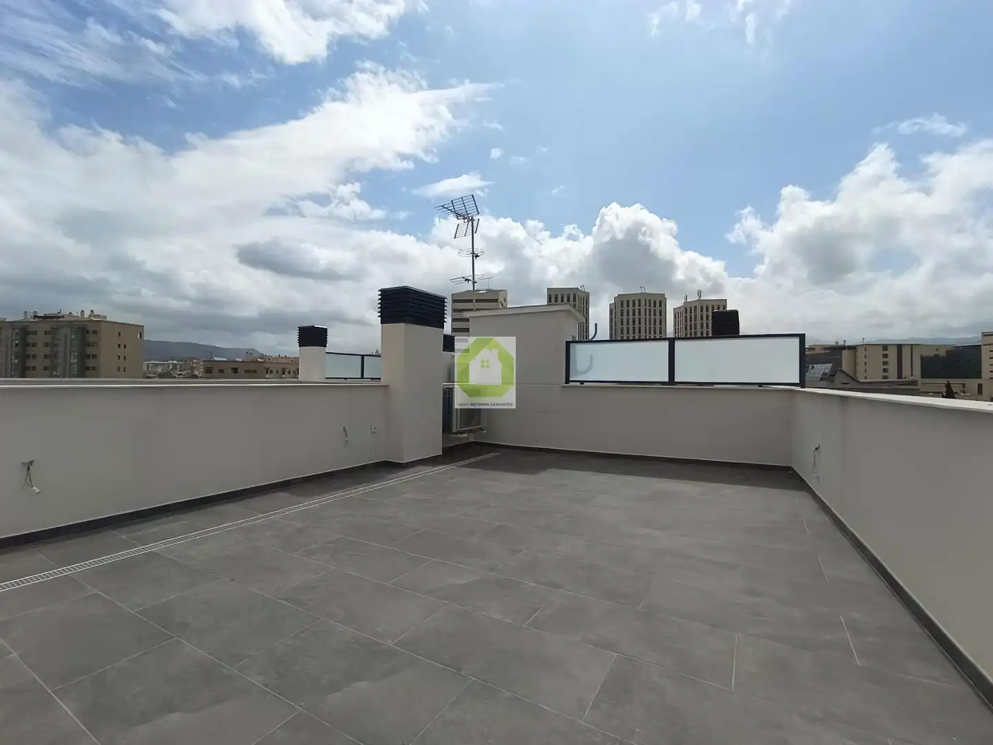 Terrasse von Dachboden zur Miete in Armilla mit Klimaanlage, Terrasse und Abstellraum