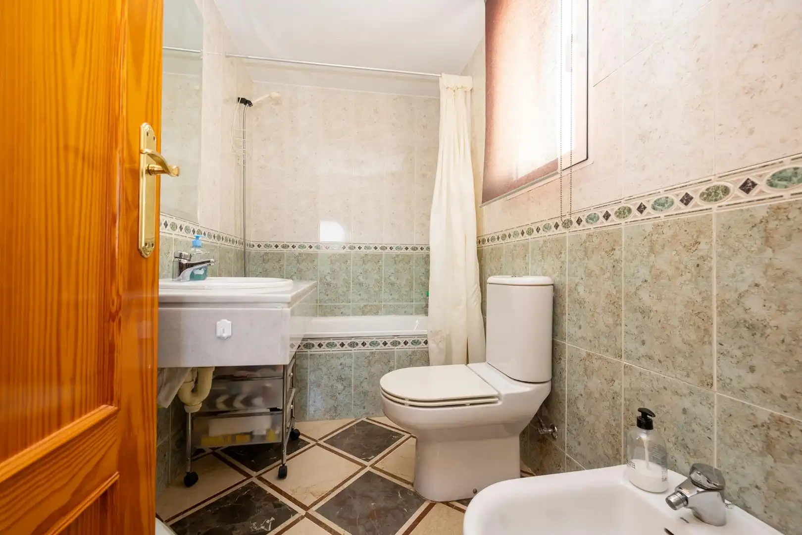 Bathroom of Houses for sale in Gójar  with Air Conditioner, Heating and Private garden