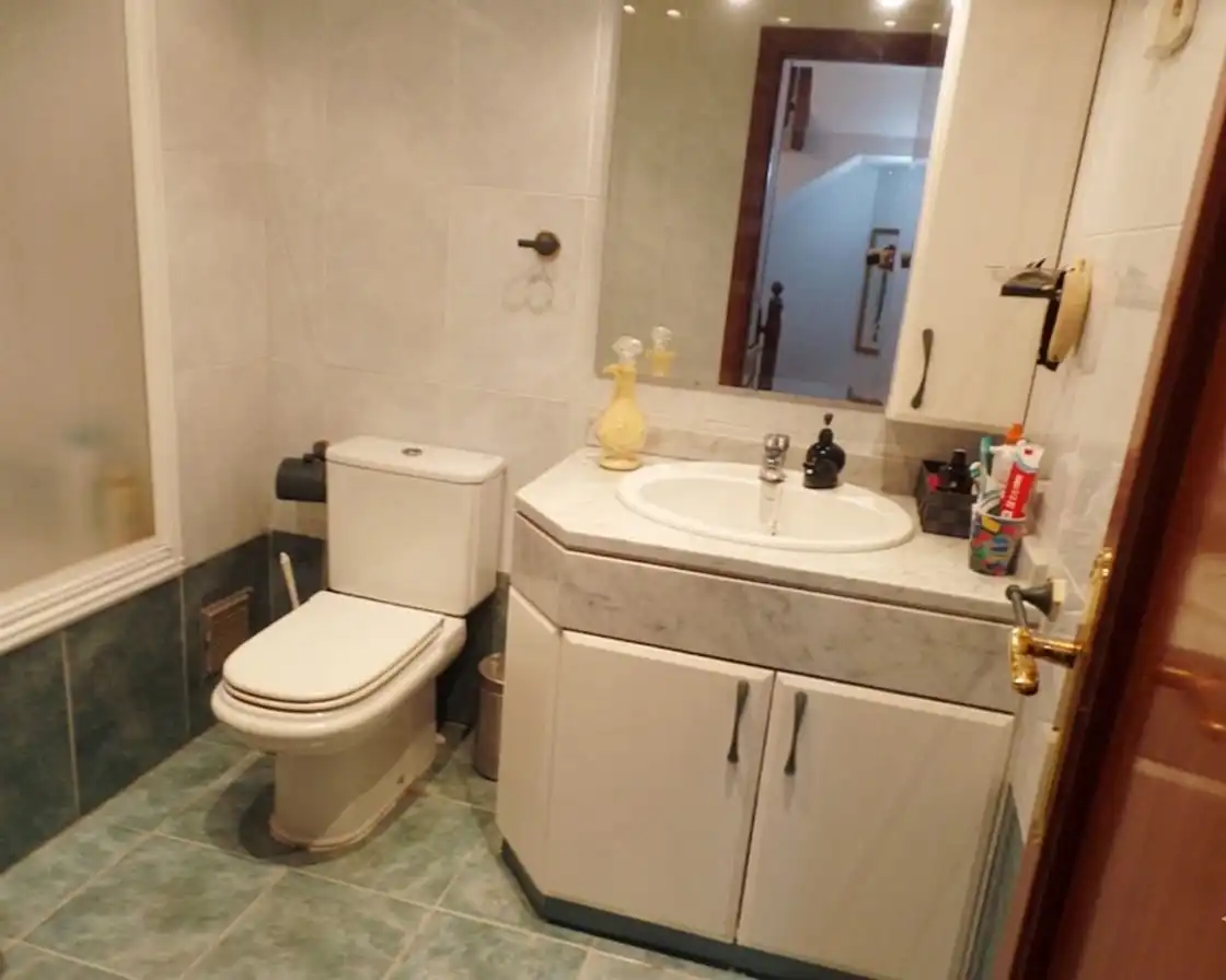 Baño de Casa adosada en venta en Algete con Aire acondicionado, Calefacción y Jardín privado