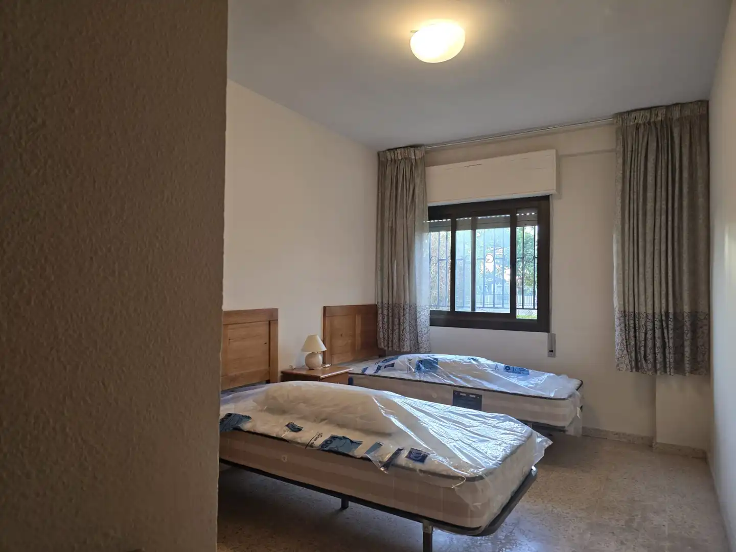 Habitación de Planta baja en venta en Castellón de la Plana / Castelló de la Plana con Amueblado y Balcón