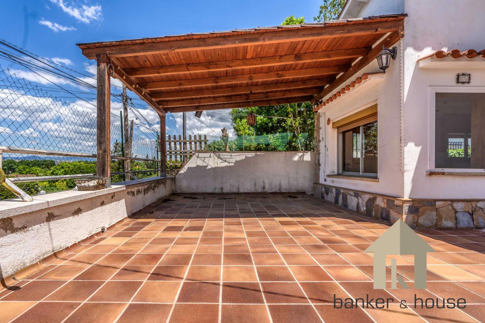 Jardí de Casa o xalet en venda en Cerdanyola del Vallès amb Calefacció, Parquet i Terrassa