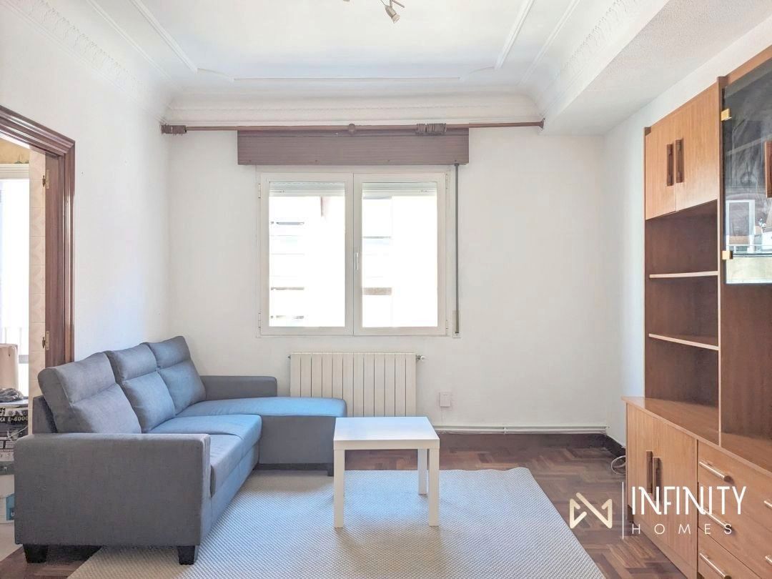 Living room of Flat to rent in Bilbao   with Heating, Terrace and Balcony