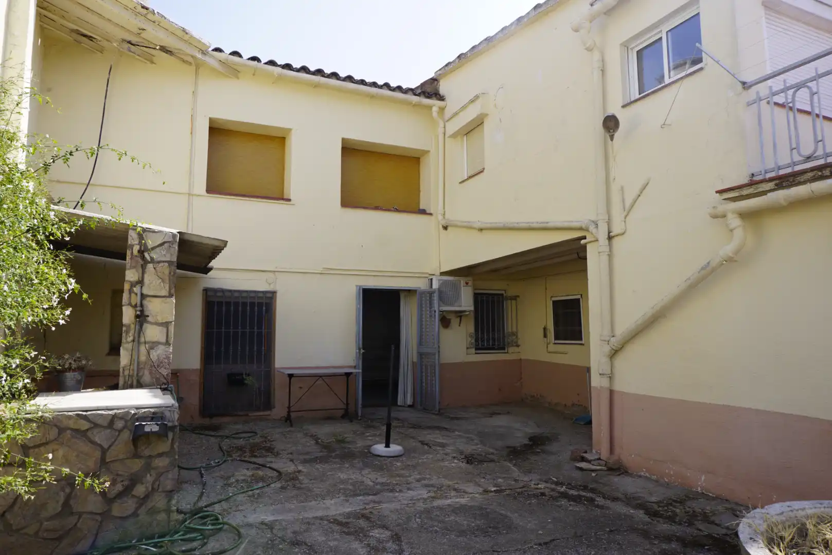 Vista exterior de Casa adosada en venda en Collbató amb Aire condicionat, Calefacció i Jardí privat