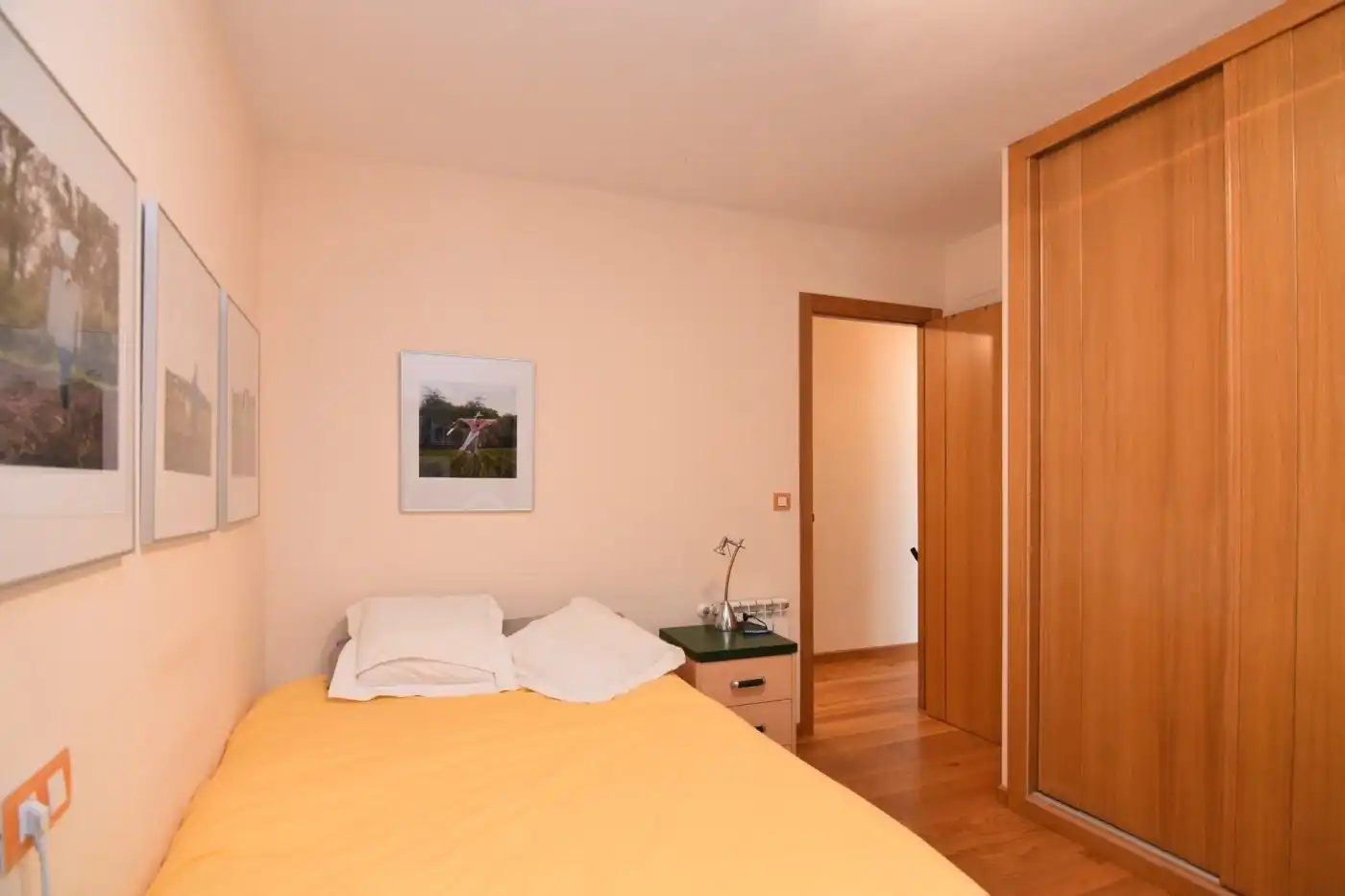 Dormitori de Pis de lloguer en A Coruña Capital  amb Calefacció i Parquet