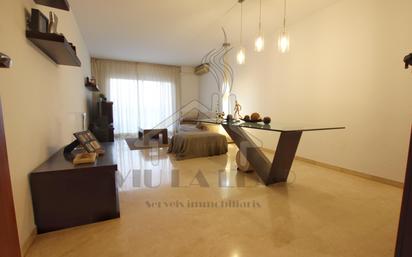 Living room of Flat for sale in Mataró  with Air Conditioner, Heating and Balcony