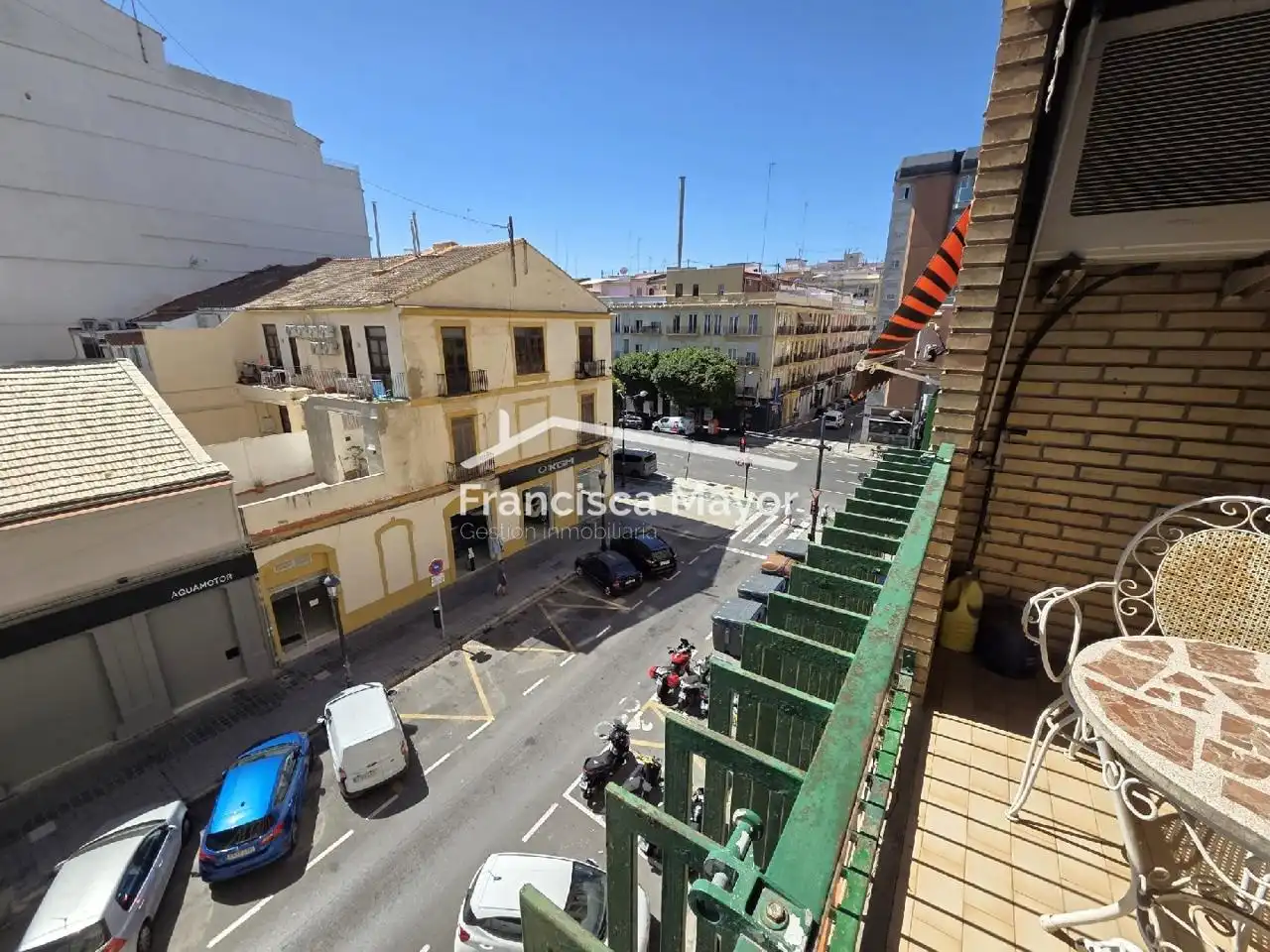 Vista exterior de Pis en venda en Valencia amb Aire condicionat i Balcó