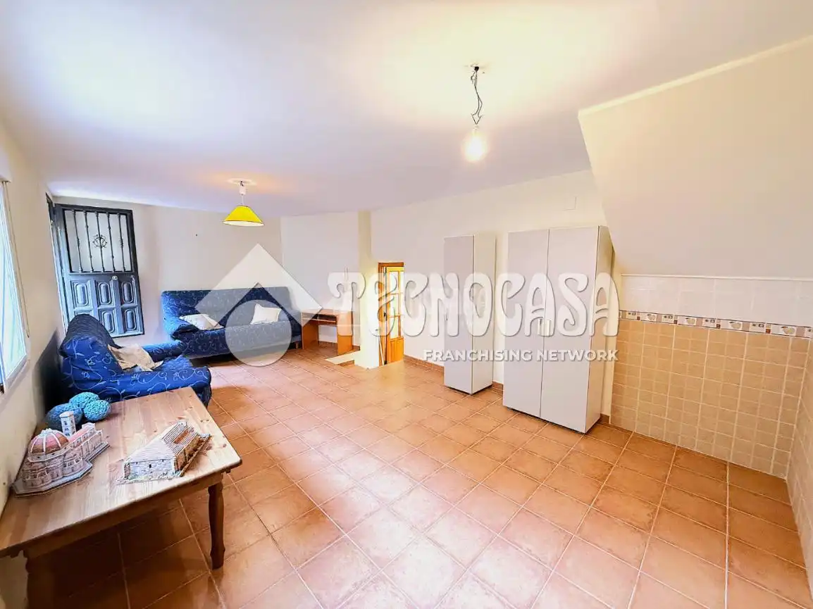 Finca rústica en venta en Huete con Calefacción, Jardín privado y Terraza