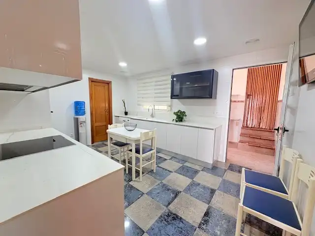 Küche von Einfamilien-Reihenhaus zur Miete in Benaguasil mit Klimaanlage, Terrasse und Ofen