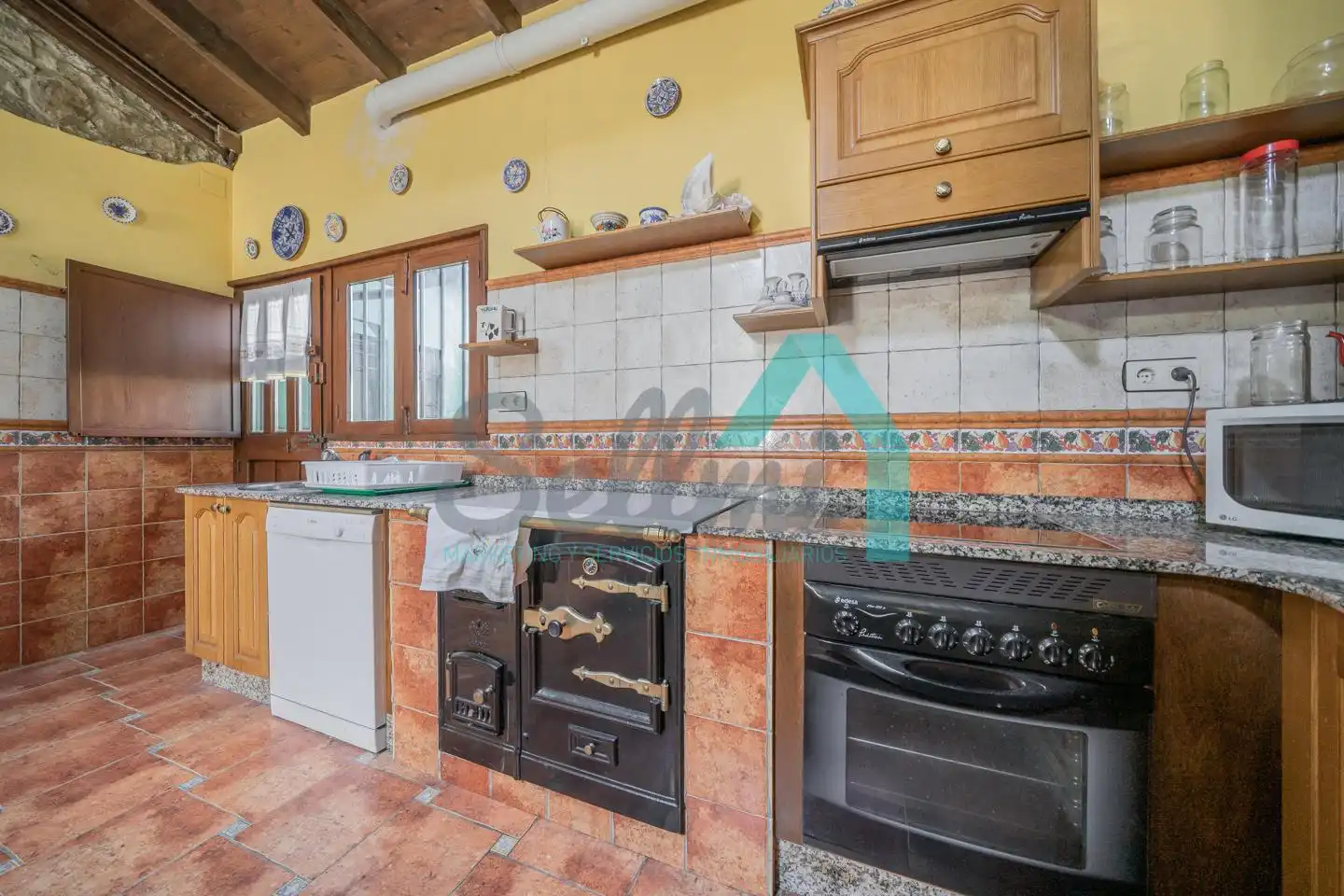 Kitchen of Houses for sale in Pravia  with Heating, Private garden and Parquet flooring