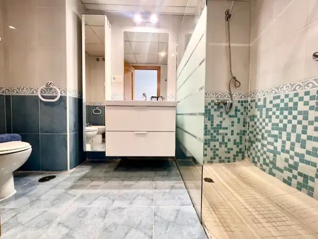 Baño de Ático en venta en Marbella con Aire acondicionado, Terraza y Trastero