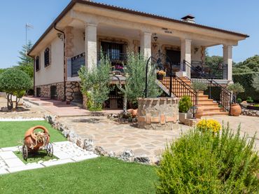 Villa con piscina in vendita a Calle Nogales