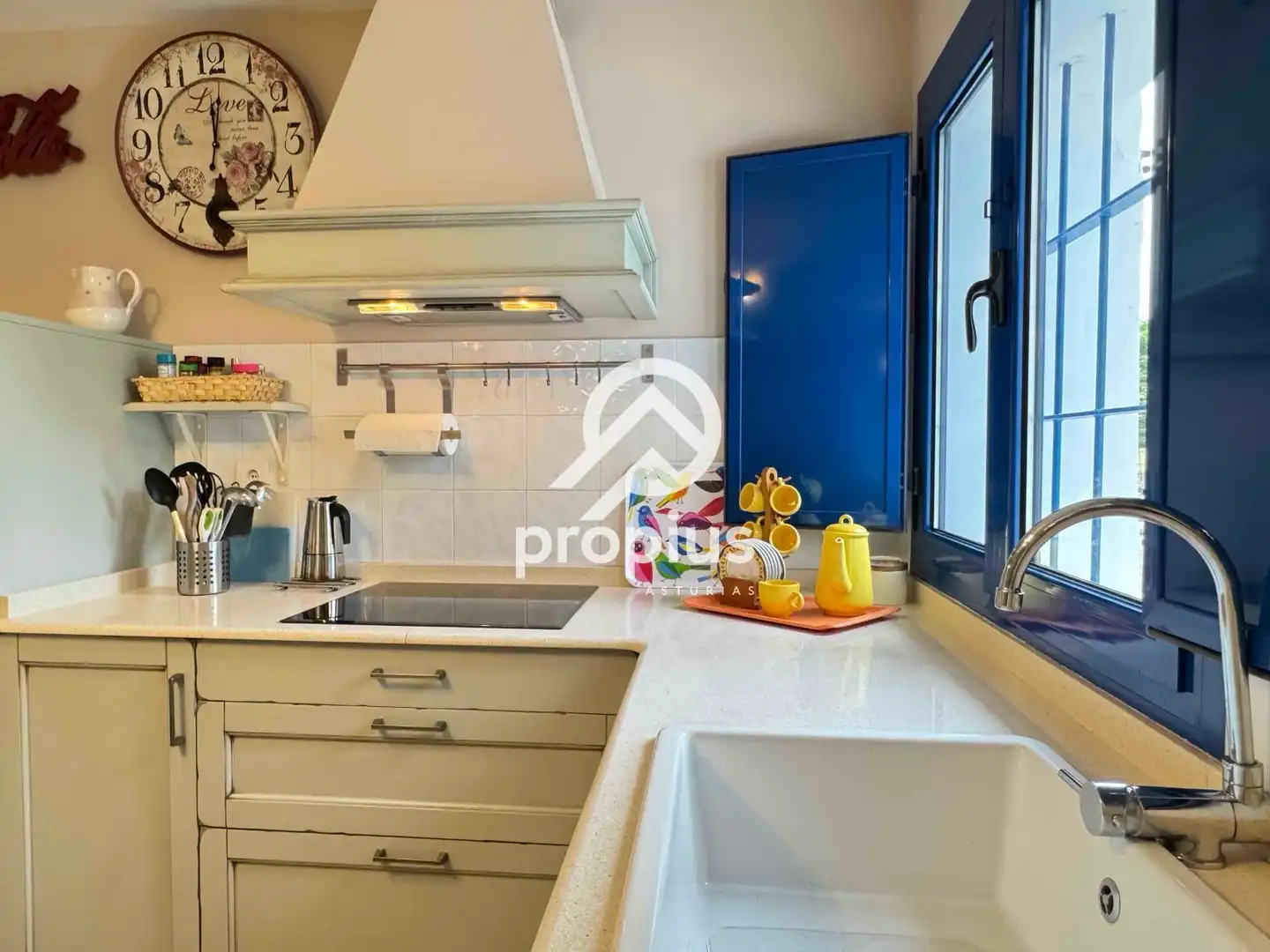 Cocina de Casa o chalet en venta en Ribadesella con Calefacción, Jardín privado y Terraza