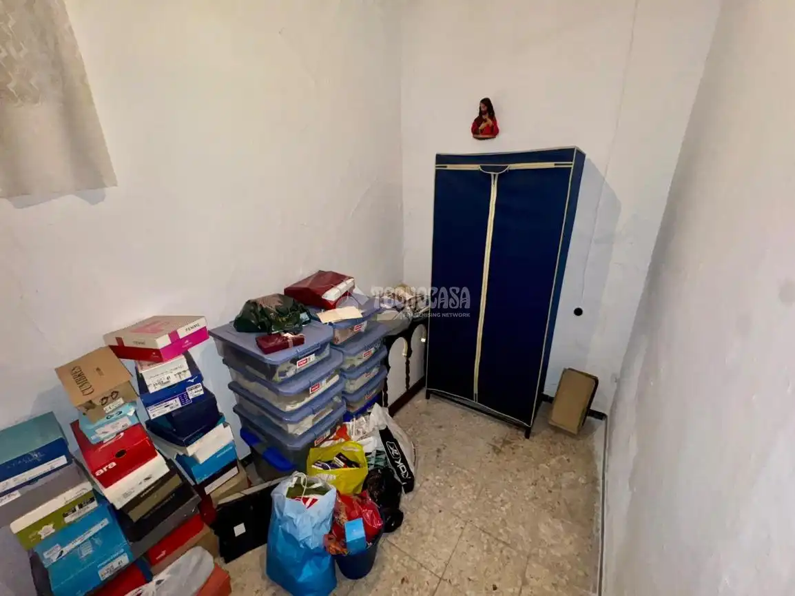 Casa aparellada amb terrassa en venda a C. Carmen, imagen 10