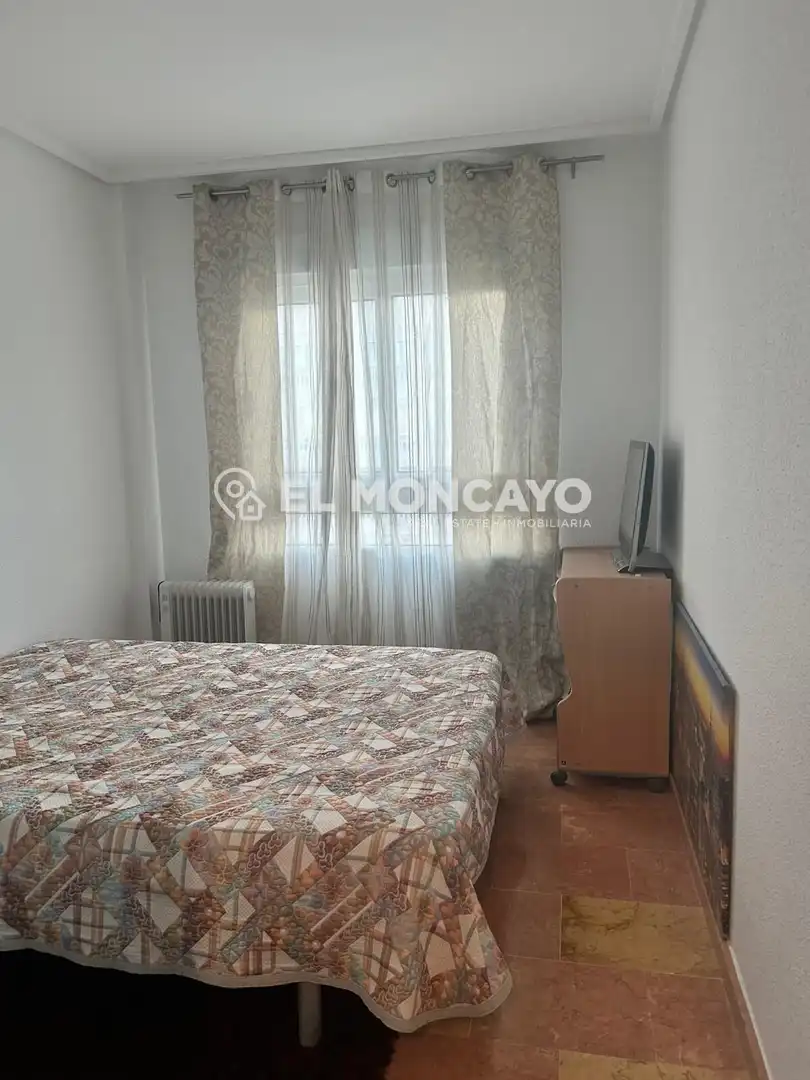 Habitación de Ático en venta en Torrevieja con Calefacción, Terraza y Trastero