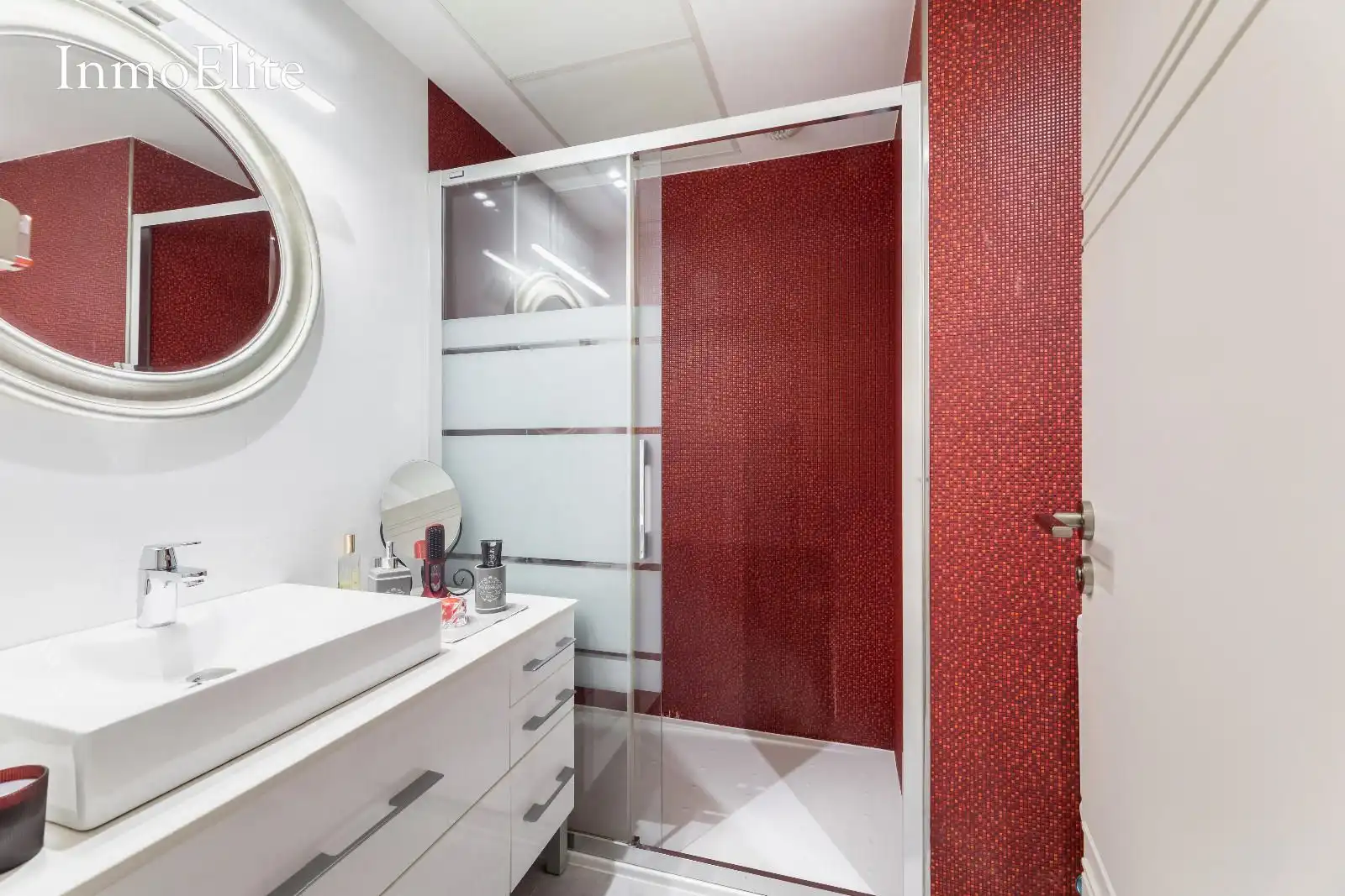 Bathroom of Detached homes for sale in Majadahonda  with Air Conditioner, Heating and Private garden