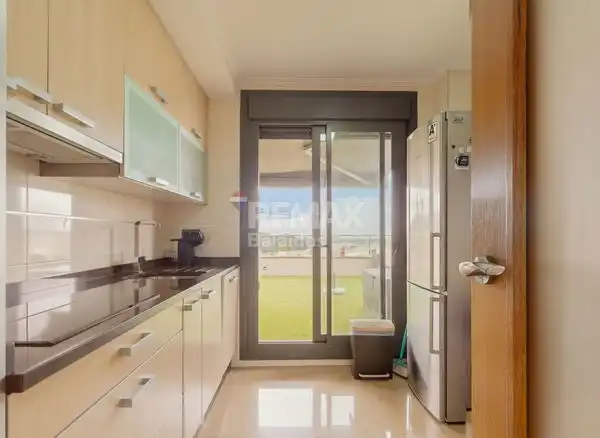 Kitchen of Attic for sale in Vigo   with Heating, Parquet flooring and Terrace