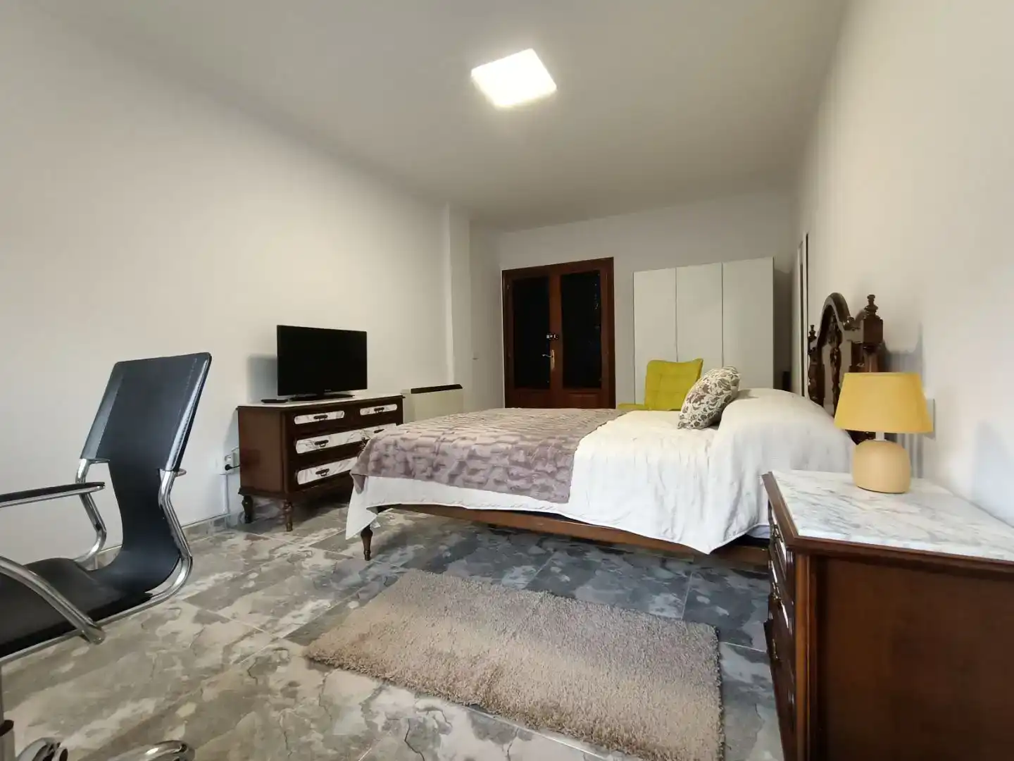 Bedroom of Flat for share in Plaza de España