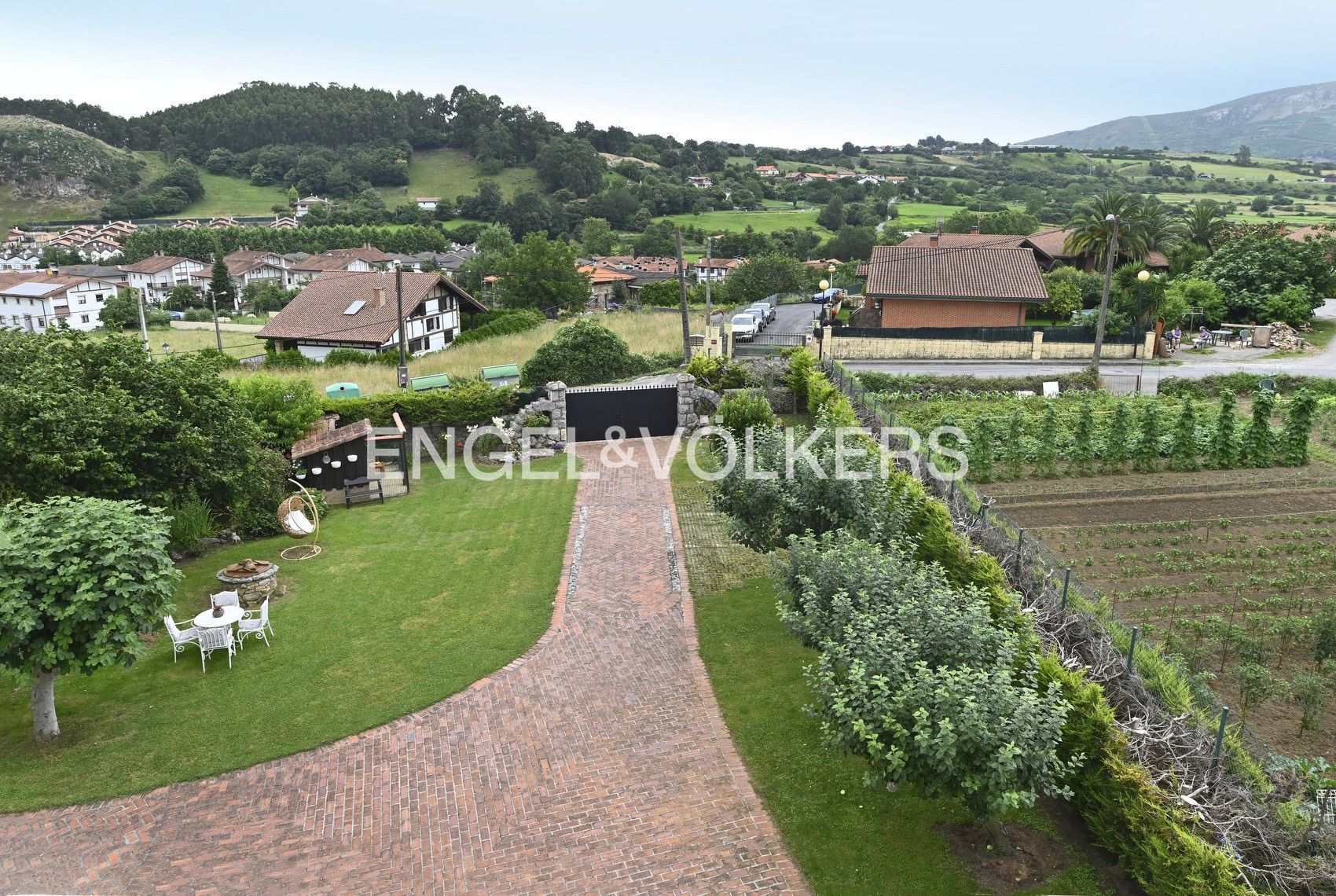 House or chalet for sale in Castro-Urdiales  with Air Conditioner, Heating and Private garden