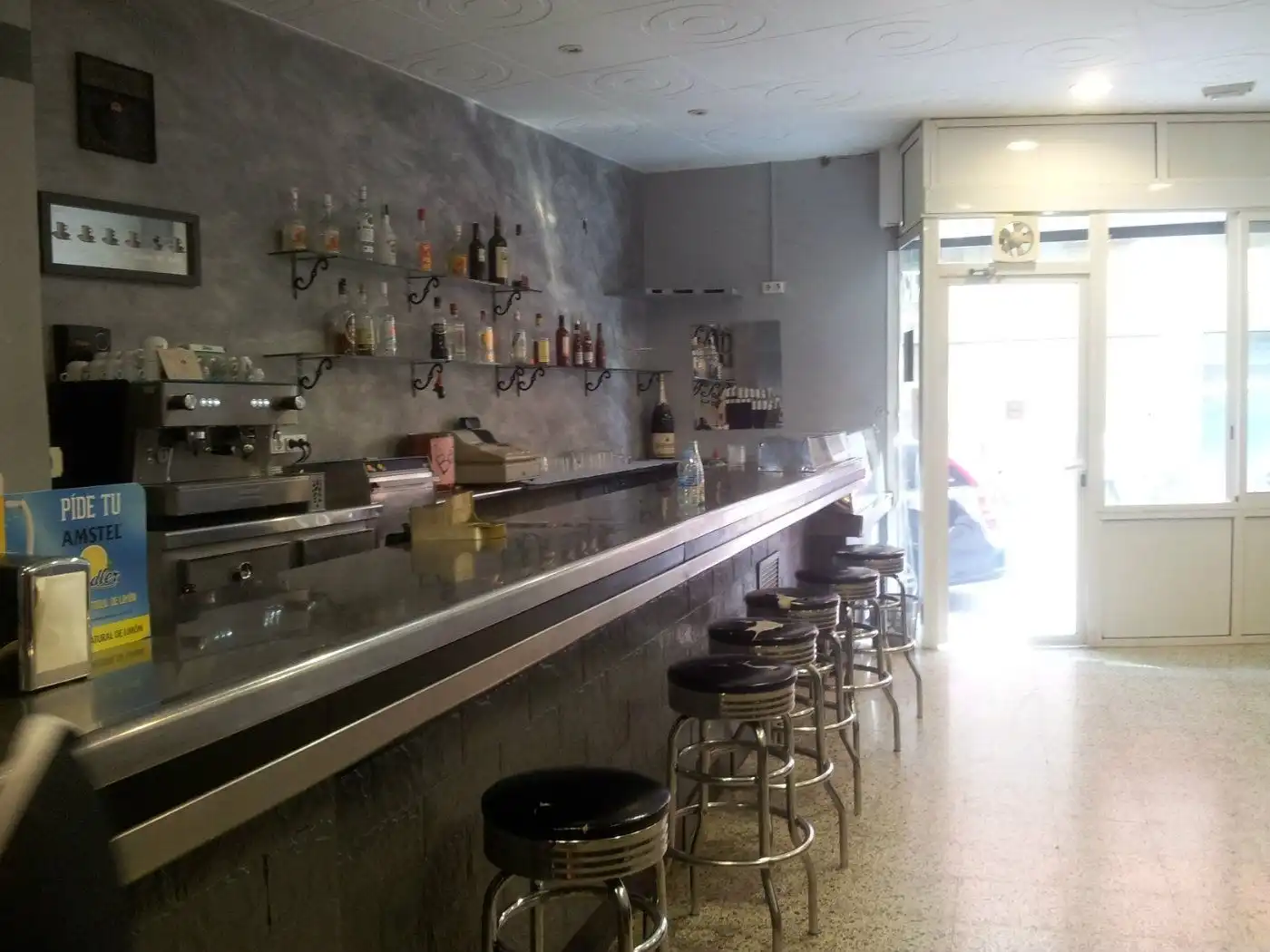 Local de lloguer en Badalona amb Aire condicionat i Moblat