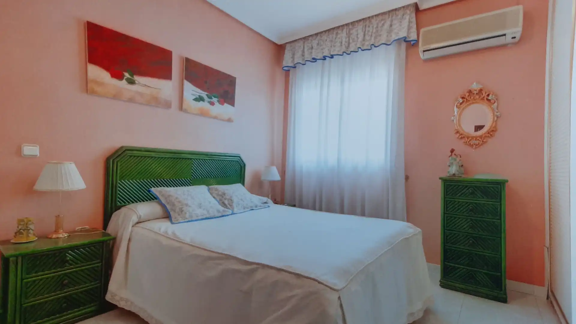 Habitación de Casa adosada en venta en Lucena con Aire acondicionado, Calefacción y Jardín privado