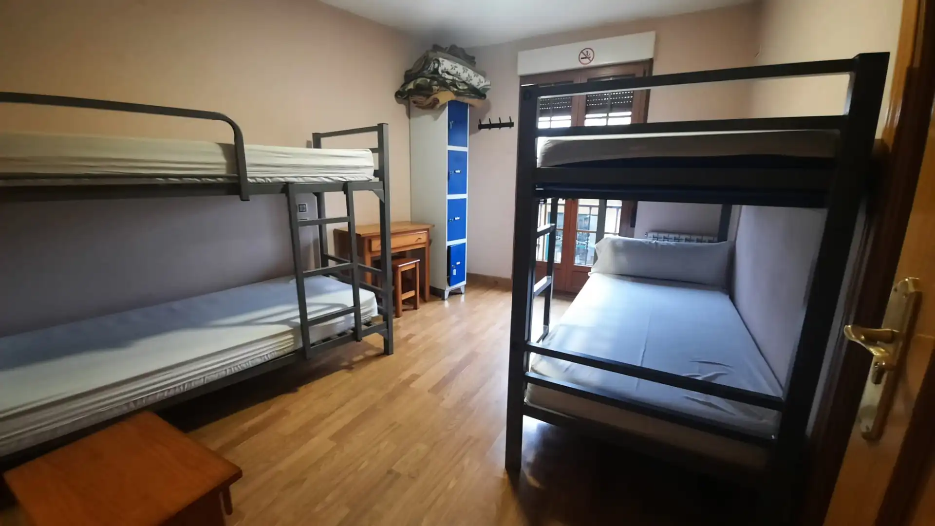 Schlafzimmer von Gebäude zum Verkauf in Cacabelos mit Alarm