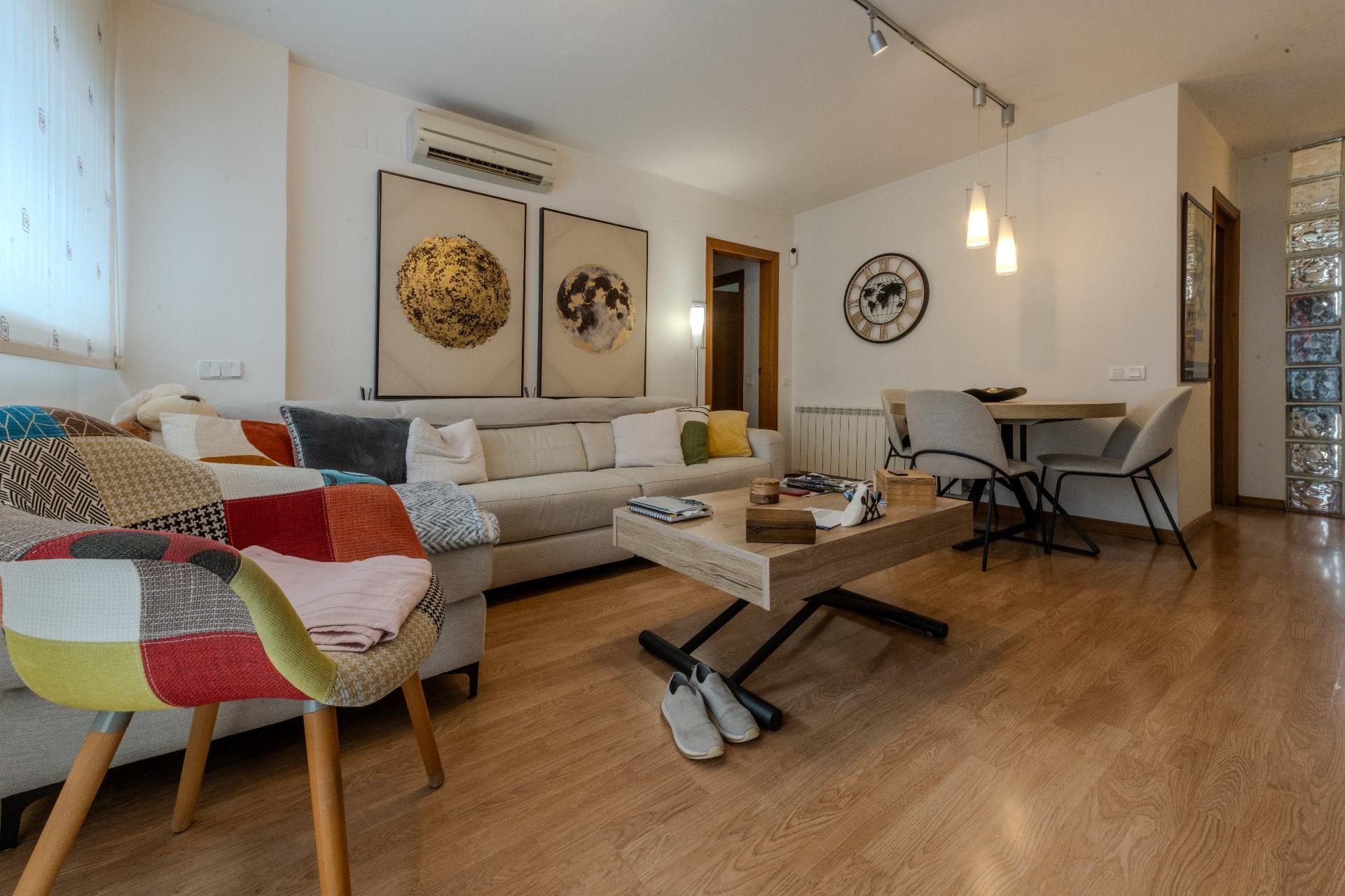 Sala d'estar de Planta baixa en venda en Sabadell amb Aire condicionat, Calefacció i Jardí privat