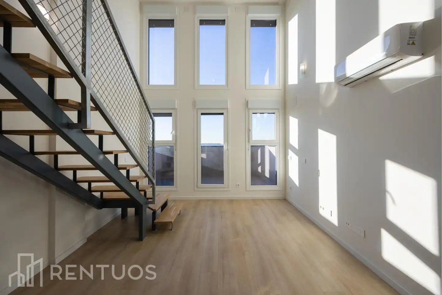 Duplex avec piscine à louer à Calle Laguna del Marquesado, imagen 3