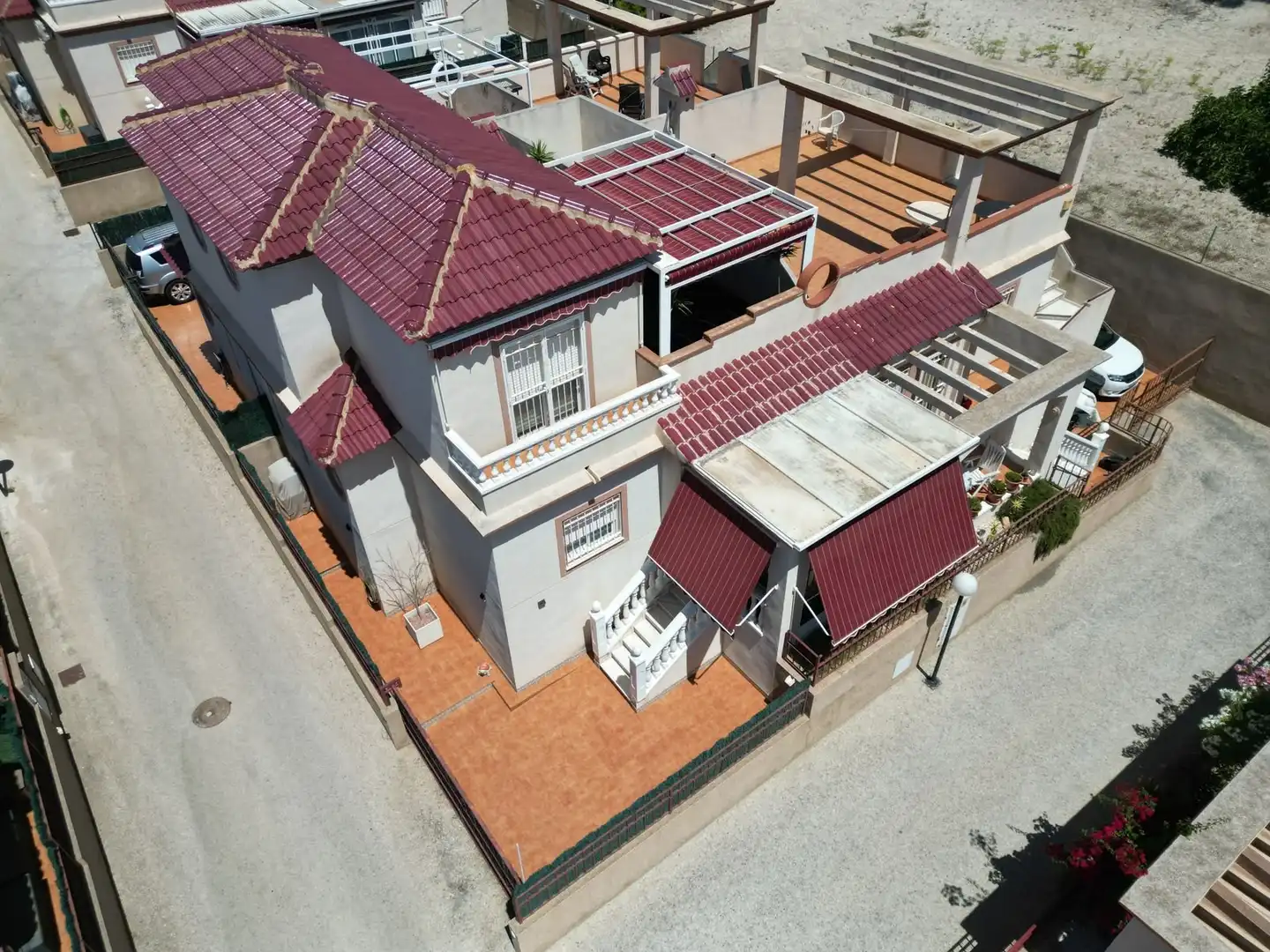 Vista exterior de Casa o xalet en venda en San Fulgencio amb Terrassa, Moblat i Forn