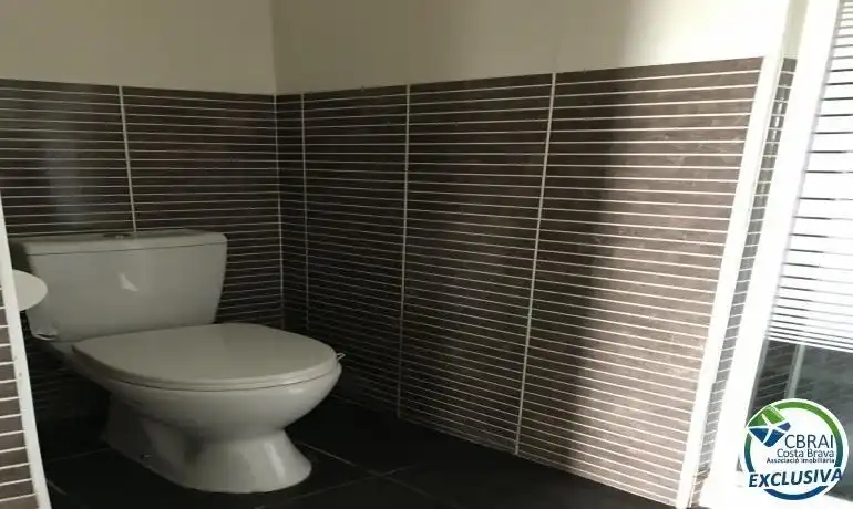Bany de Casa o xalet en venda en Roses amb Aire condicionat, Calefacció i Jardí privat