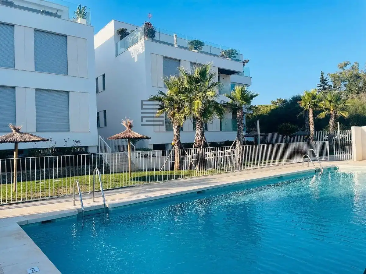 Piscina de Àtic en venda en Marbella amb Aire condicionat, Terrassa i Traster