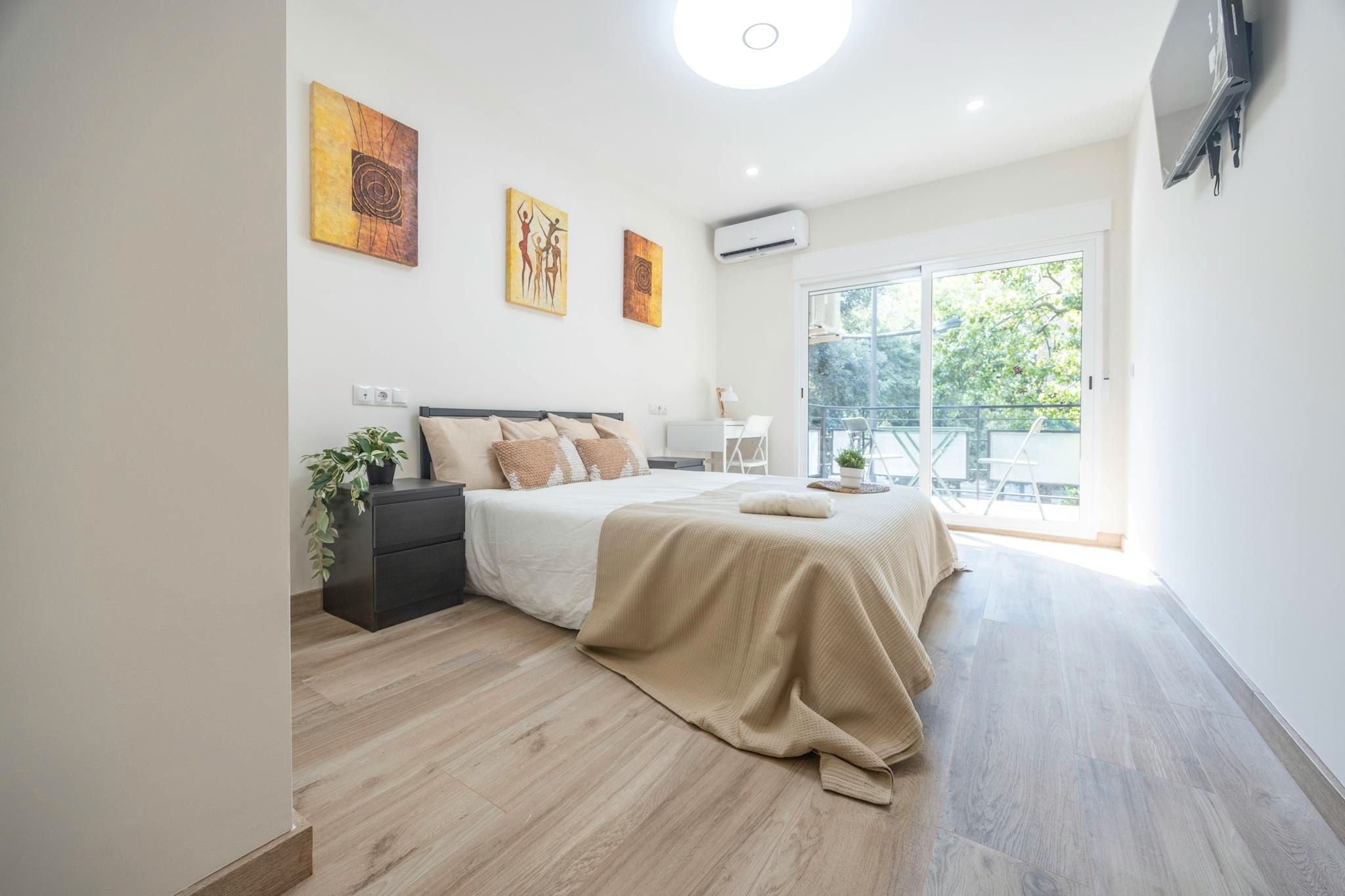 Habitación de Piso para compartir en  Valencia Capital con Lavadora y TV
