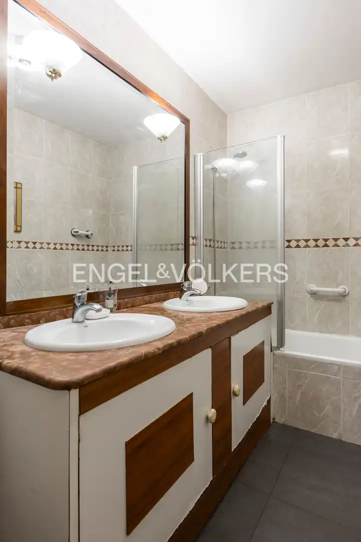 Baño de Piso en venta en Madrid con Aire acondicionado, Calefacción y Parquet