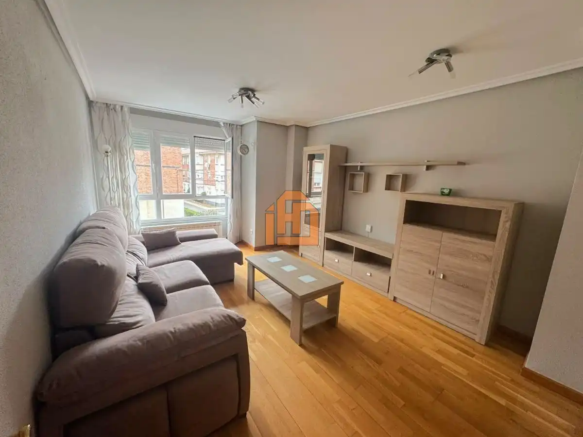 Apartament en venda a Calle Doña Urraca, Trobajo del Camino