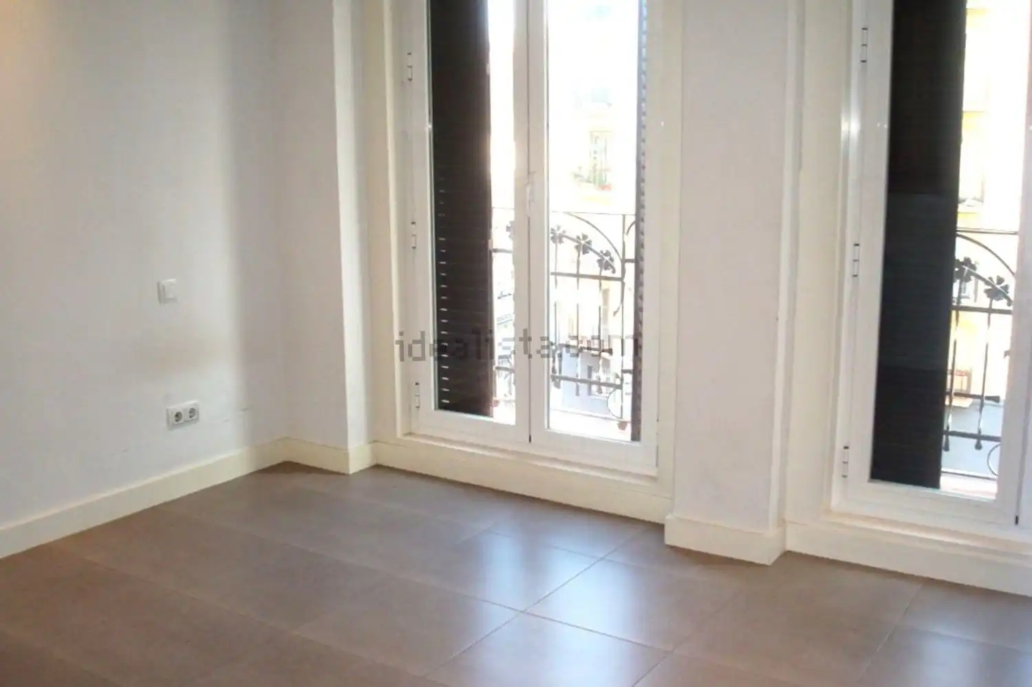 Habitación de Piso en venta en Madrid con Terraza