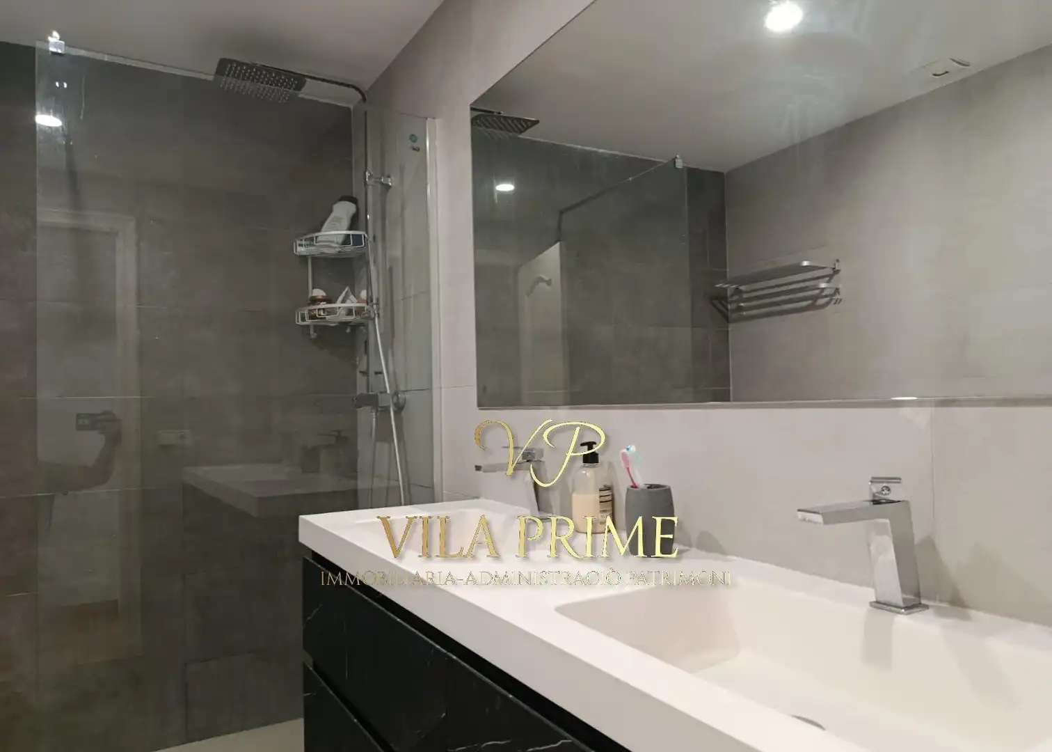 Baño de Piso en venta en Mataró con Calefacción, Terraza y Trastero