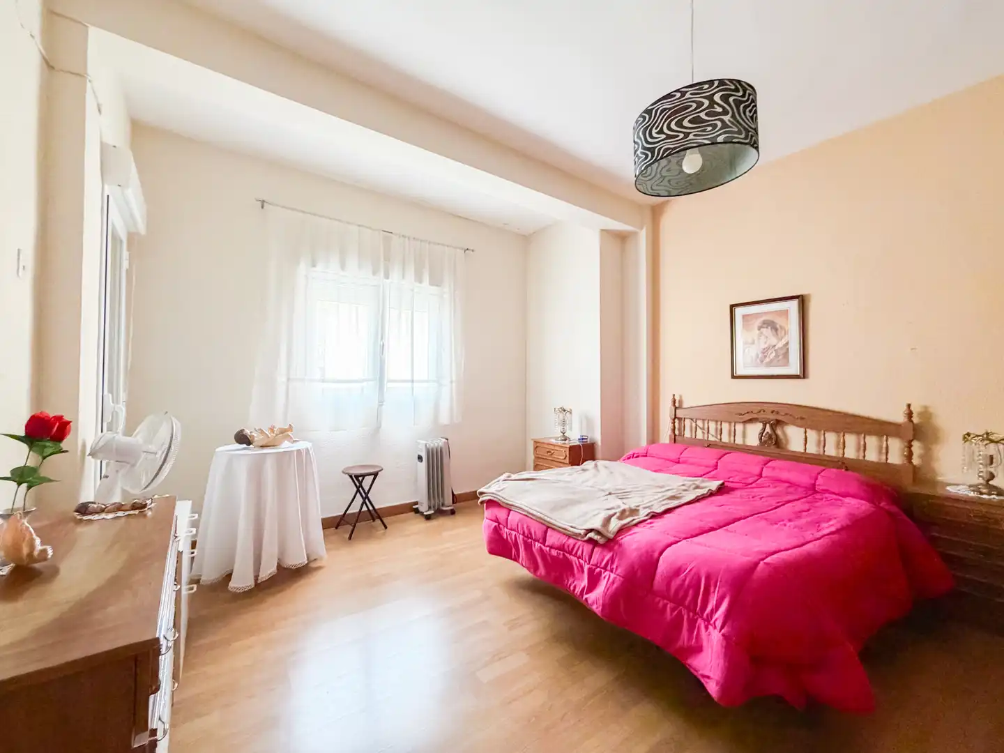 Schlafzimmer von Einfamilien-Reihenhaus zum Verkauf in Baza mit Privatgarten, Parkett und Abstellraum