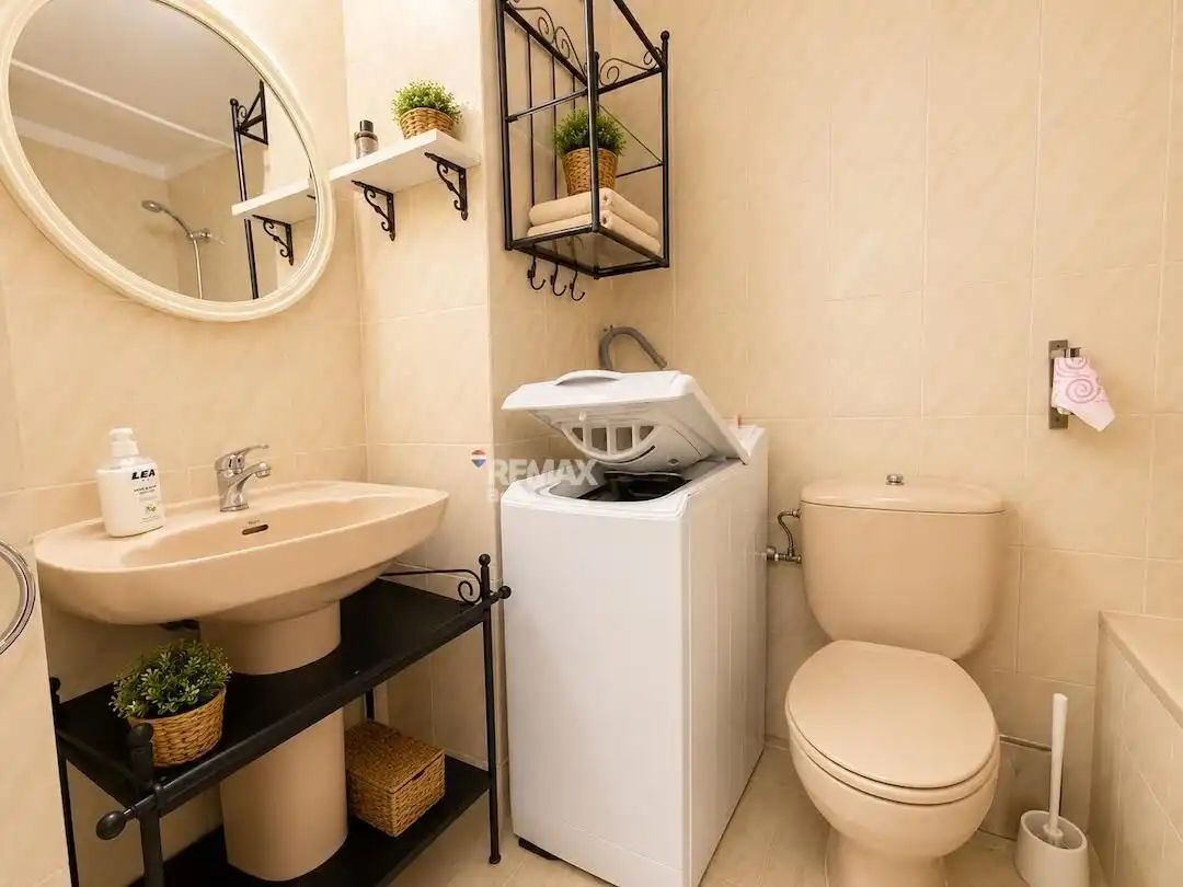 Baño de Piso en venta en Empuriabrava con Terraza y Balcón