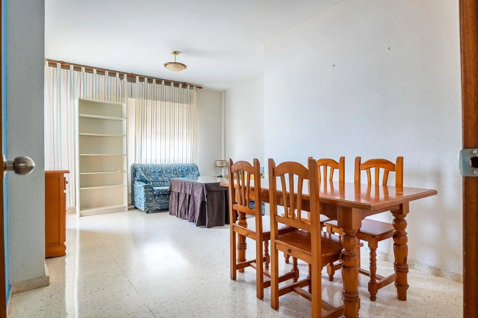 Living room of Flat for sale in Dos Hermanas  with Air Conditioner, Terrace and Furnished