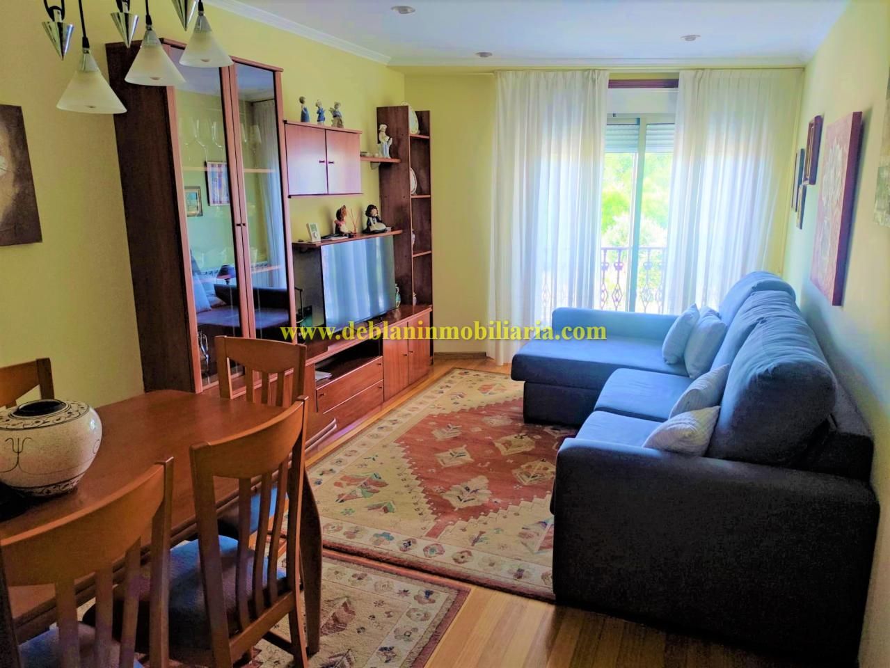 Living room of Flat to rent in Cangas   with Heating, Terrace and Furnished